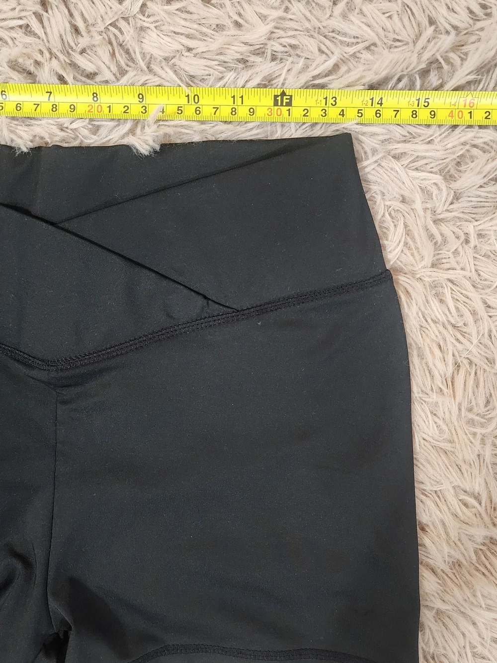 Women's Black V-Waist Scrunch Booty Performance Shorts - Picture 3 of 7